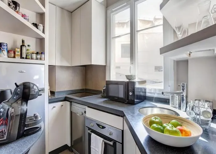 Guestready - Spacious Near Champs-elysees 公寓 *