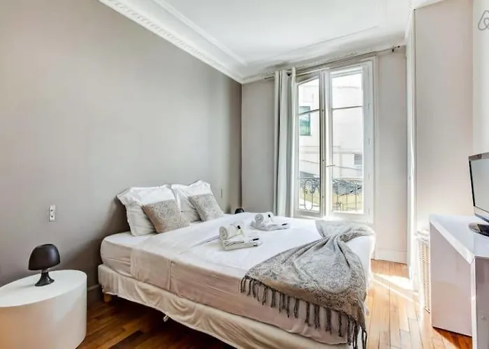 Guestready - Spacious Near Champs-elysees Appartement Parijs